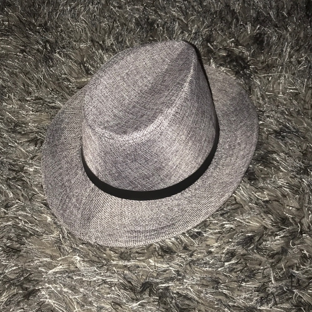 Gray top hat